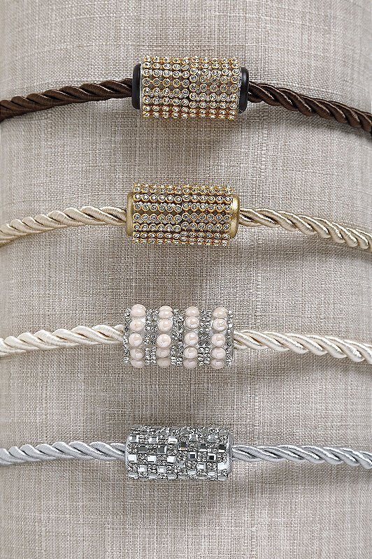 Prendedor Cortina Abraçadeira Strass Moderno Com Imã Branco